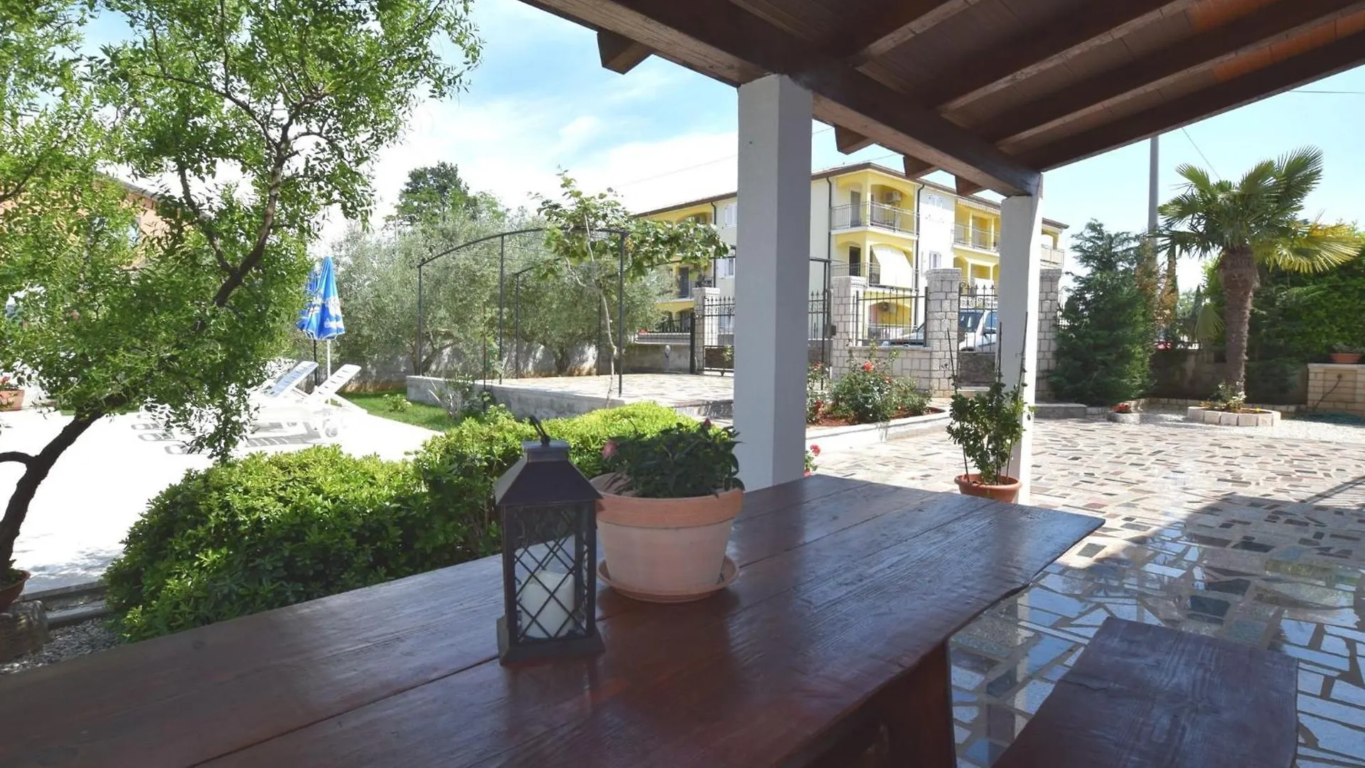 Lovely Apartment With Pool In Pore Poreč