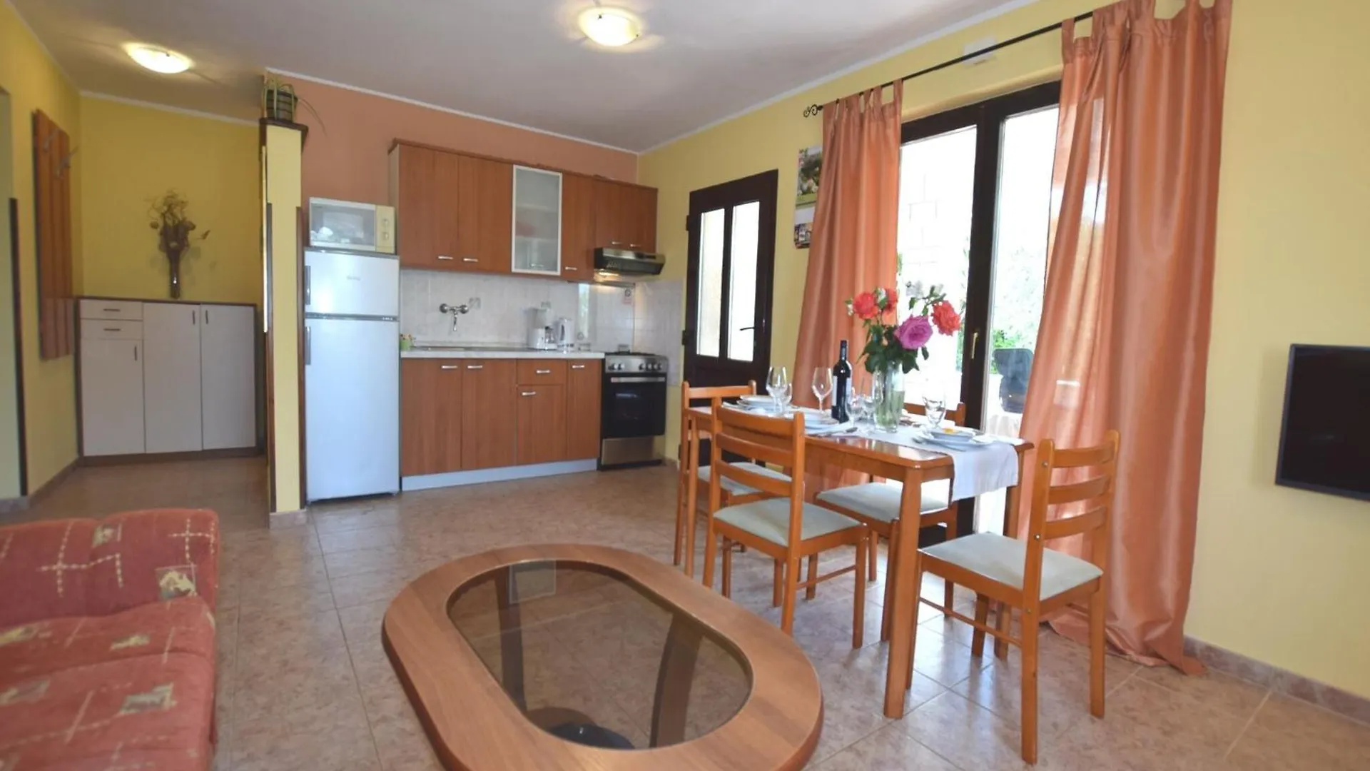 Lovely Apartment With Pool In Pore 波雷奇