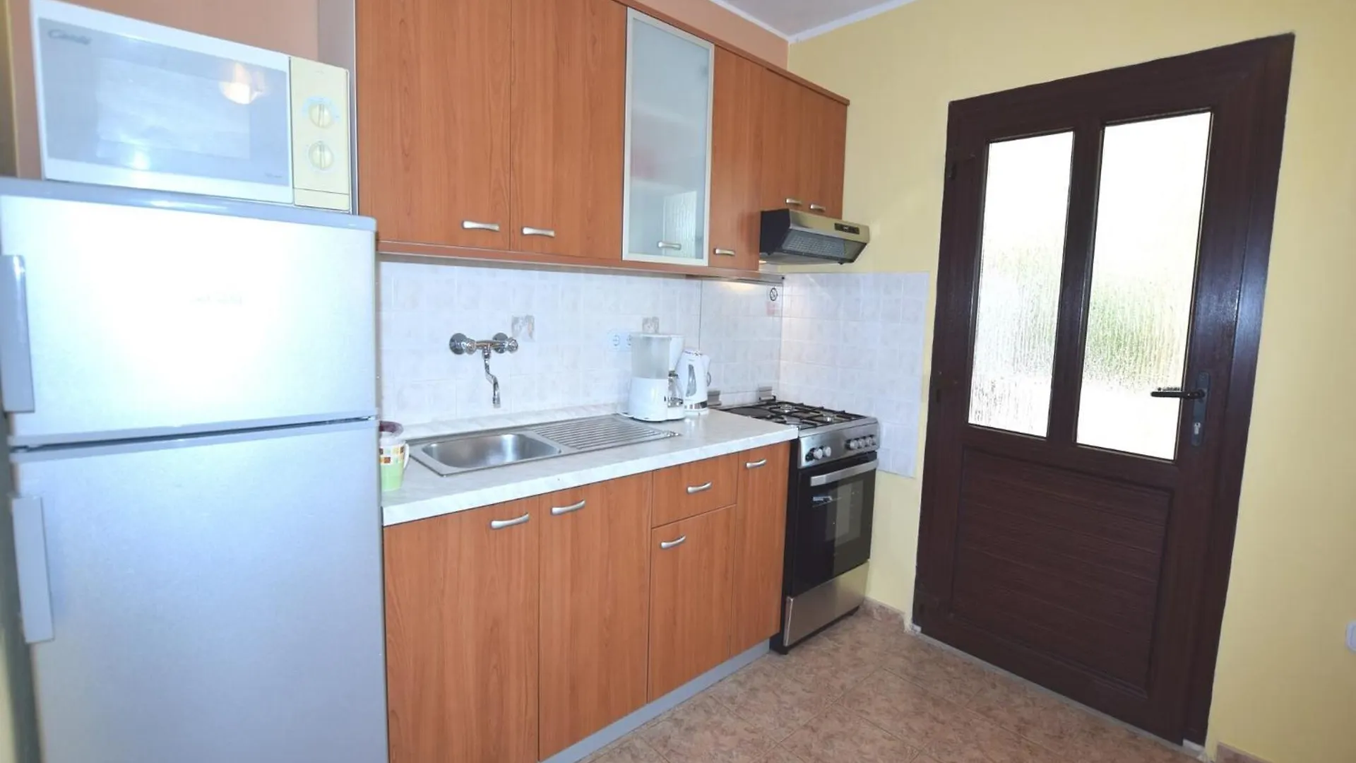 Lovely Apartment With Pool In Pore 波雷奇 0*,  克罗地亚