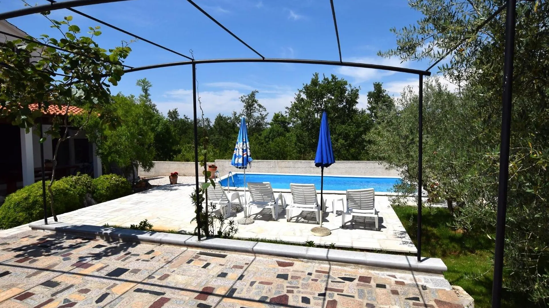 Lovely Apartment With Pool In Pore 波雷奇 0*,  克罗地亚